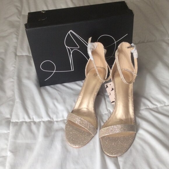 GOLD GLITTER ANKLE STRAP HEELS - Picture 4 of 9